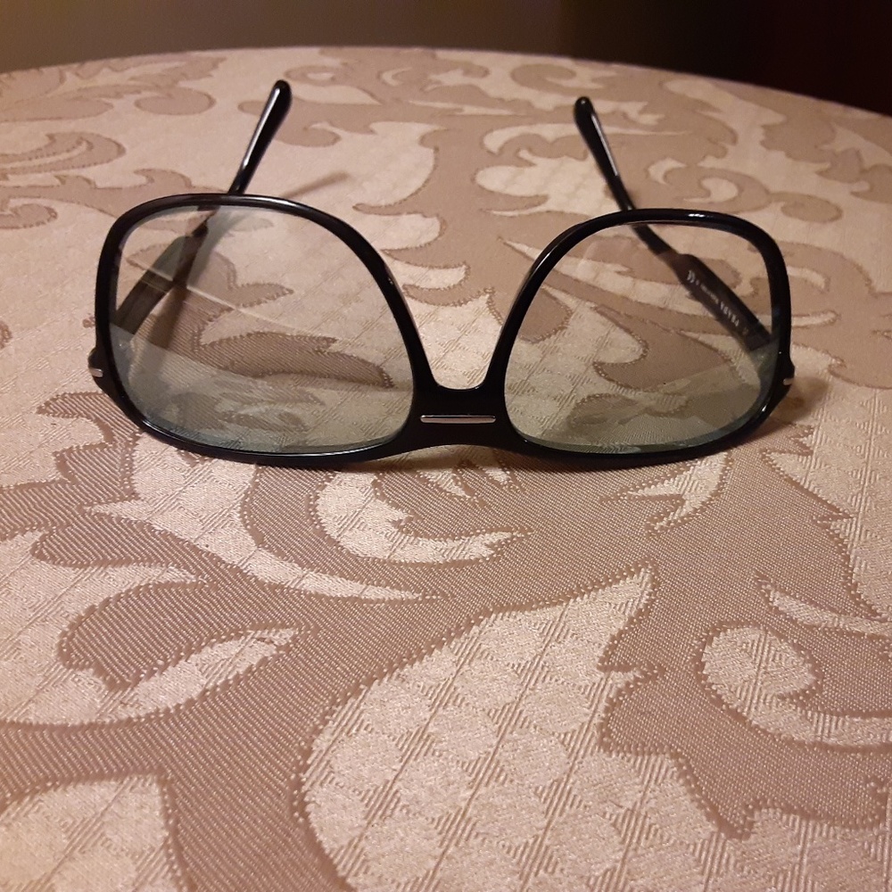 Prada Sunglasses with COA - Picture 11 of 13